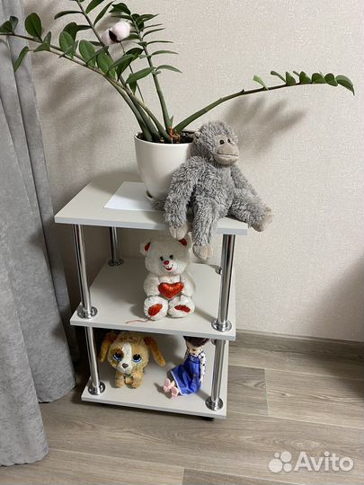 Косметологическая этажерка на колесиках