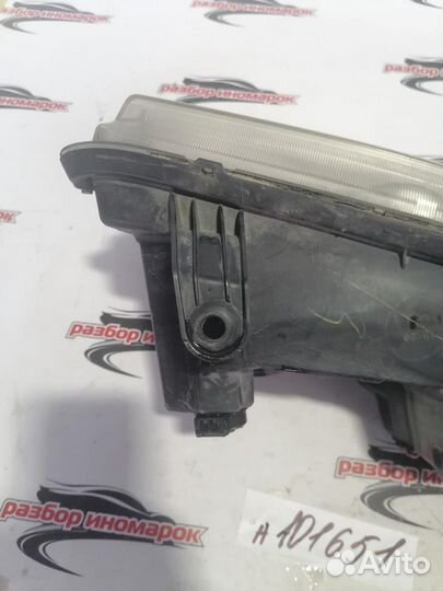 Фара правая Toyota Tundra XK50 2009 - 2013 3UR-FE