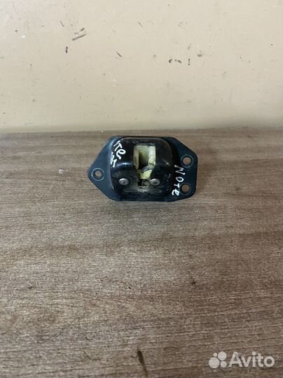 Замок багажника Nissan Note (E11) Tiida (C11)