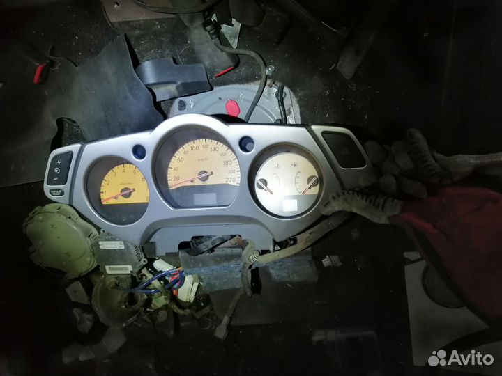 Щиток левый руль в киллометрах Мурано z50