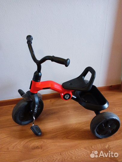 Велосипед трёхколёсный