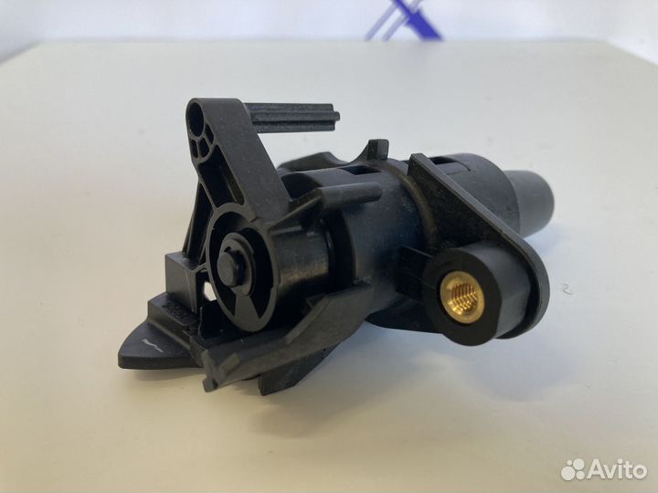 Личинка замка багажника 107