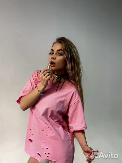 Футболка женская рваная