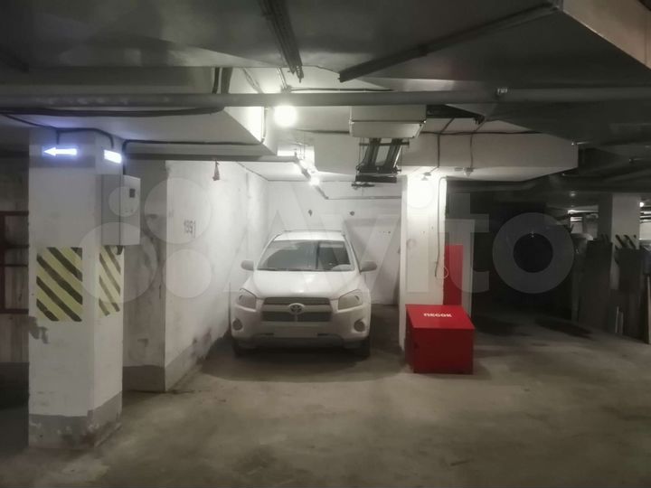 Машиноместо, 14 м²