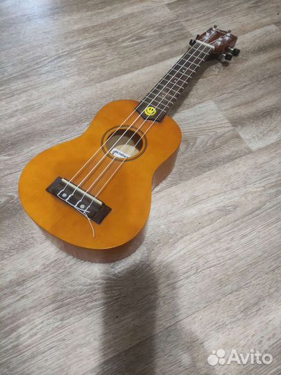 Гитара укулеле