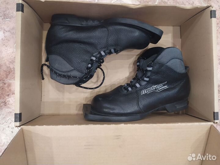 Лыжные ботинки Motor classic (размер 34 ) б/у
