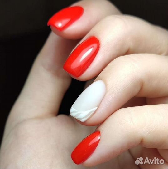 Маникюр, педикюр, наращивание в центре