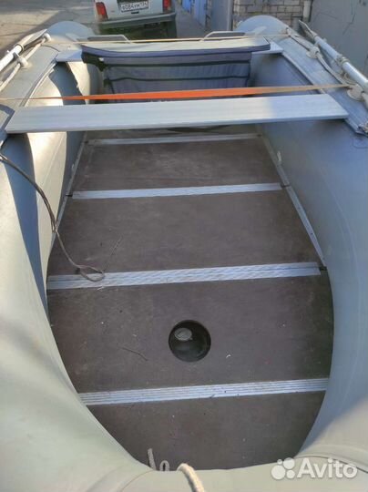 Лодка Yukona 400 с мотором mercury 15mh и прицепом
