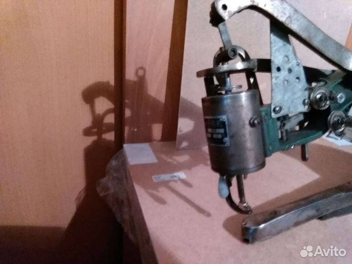 Обувная швейная машинка