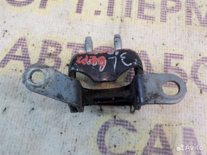 Петля двери задней левой верхняя Toyota Land Crui