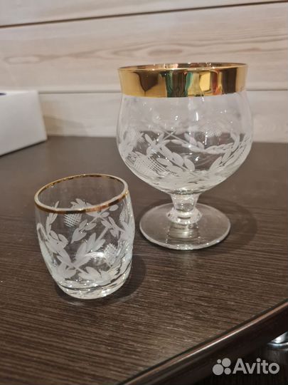 Набор бокалов и рюмок