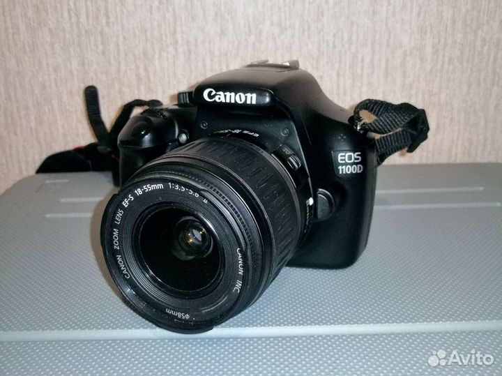 Зеркальный фотоаппарат Canon EOS 1100d
