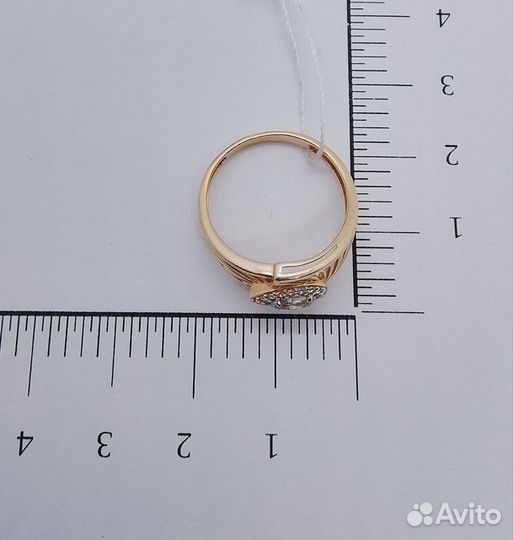 Золотое кольцо с камнем 17р