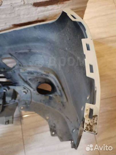 Продам бампер Рено логан степвей, есть повреждения