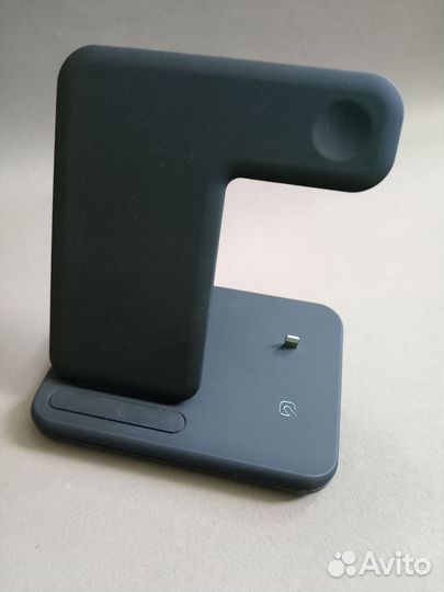 Беспроводная зарядка три в одном