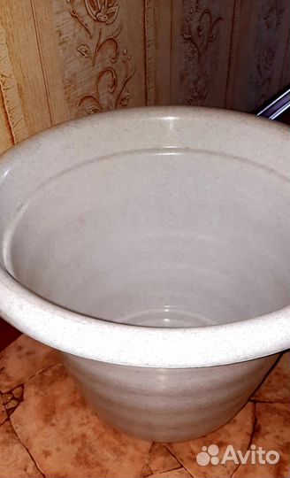 Большой горшок для цветов пластик