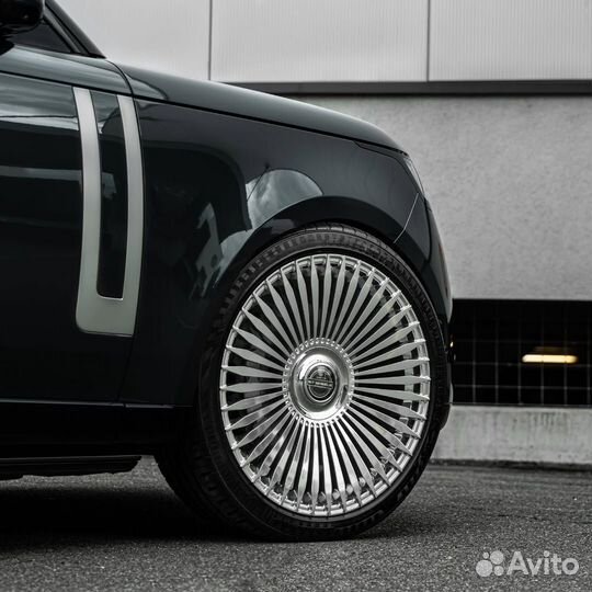 Кованые диски R22 на Range Rover