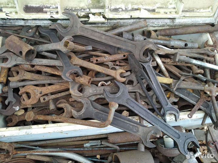 Инструмент (Сверла,Ключи,Напильники и т.д)