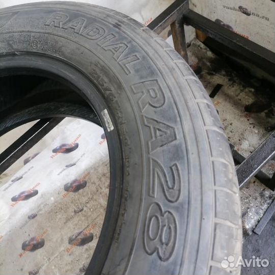 Hankook Radial RA28 215/65 R16