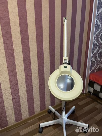 Лампа лупа для косметолога