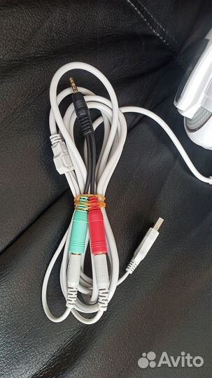 Наушники с микрофоном