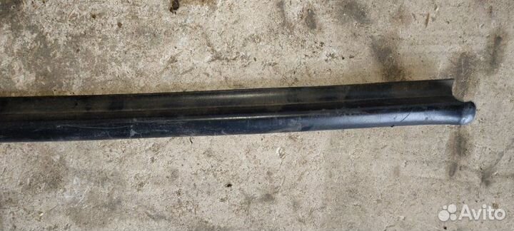 Уплотнитель стекла двери передний левый Daewoo