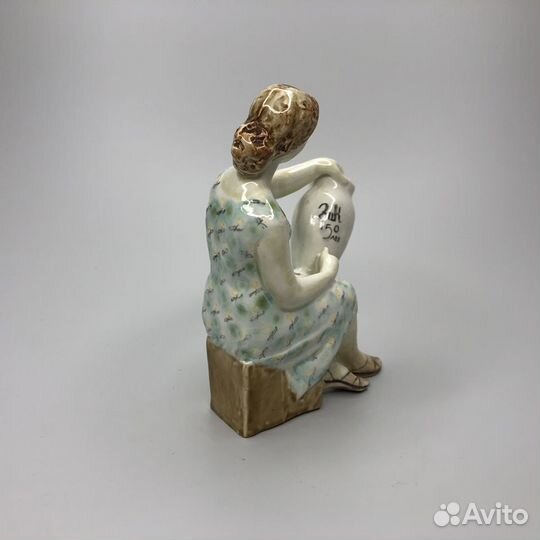 Редкость. Художница расписывает вазу-зик 150лет