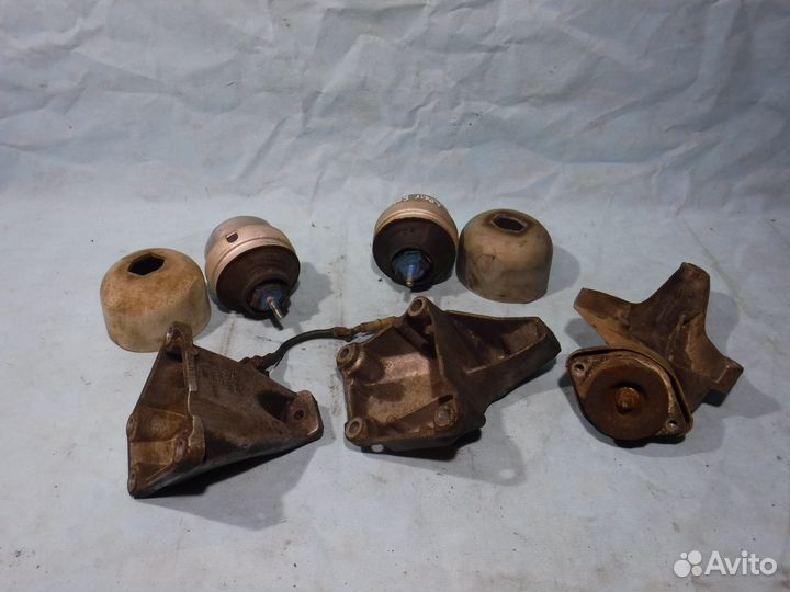 Кронштейн подушки двигателя Audi A6 c5 / Ауди А6