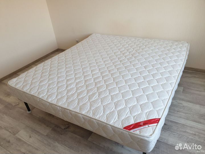 Матрас 180х200 см