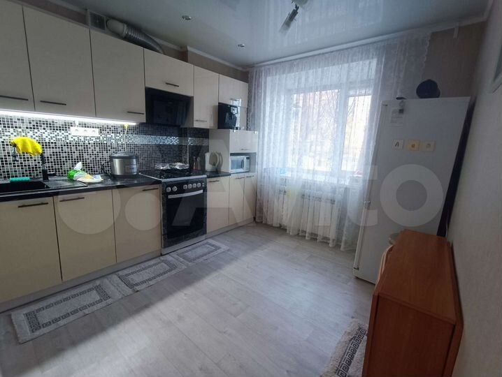 2-к. квартира, 50 м², 1/9 эт.