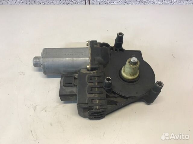 Моторчик стеклоподъемника передний правый Audi A6