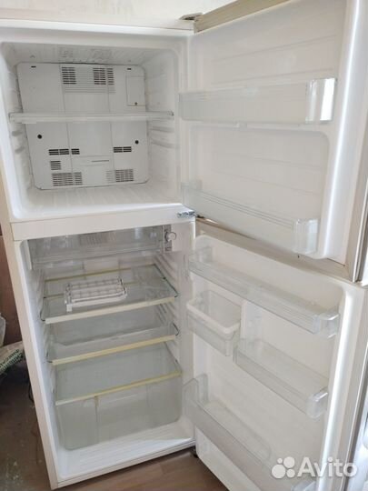 Холодильник sharp