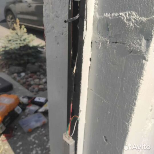 Электромагнитный замок на дверь