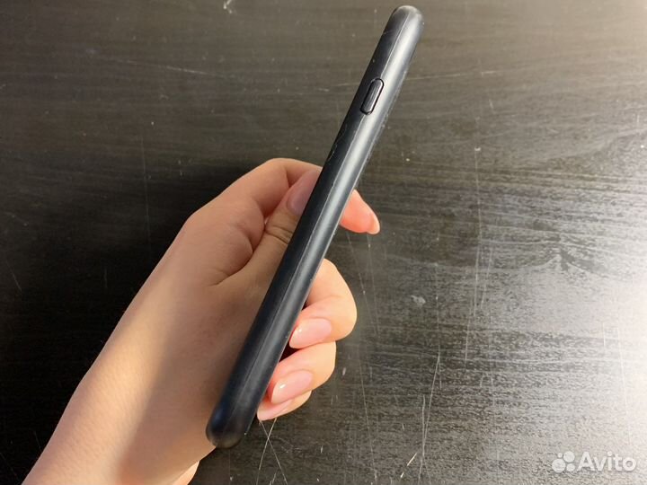 Чехол на iPhone 7