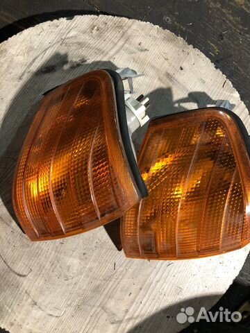 Указатель поворота Mercedes W202 передний правый