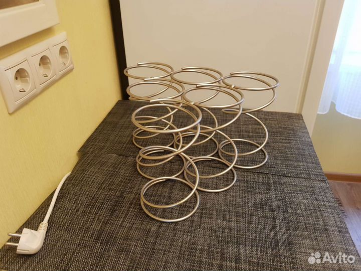 Бутылочницв металл на 6 бутылок