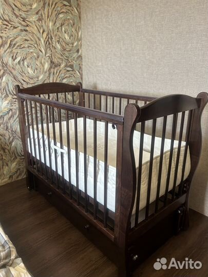 Детская кроватка Можга с продольным маятником