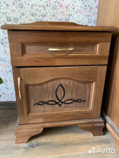 Тумба прикроватная массив сосны