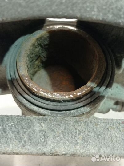 Суппорт тормозной передний левый Skoda Octavia A7