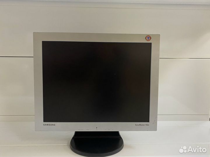 Монитор Samsung SyncMaster 152V