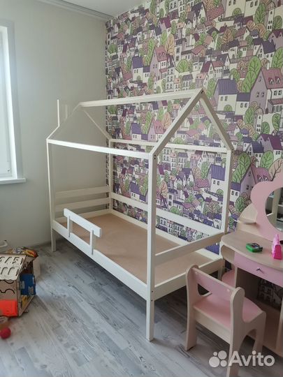 Детская кровать домик