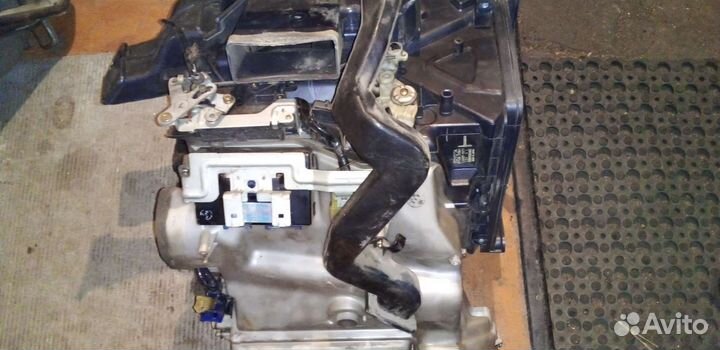 Корпус с мотором отопителя Тoyota AT170