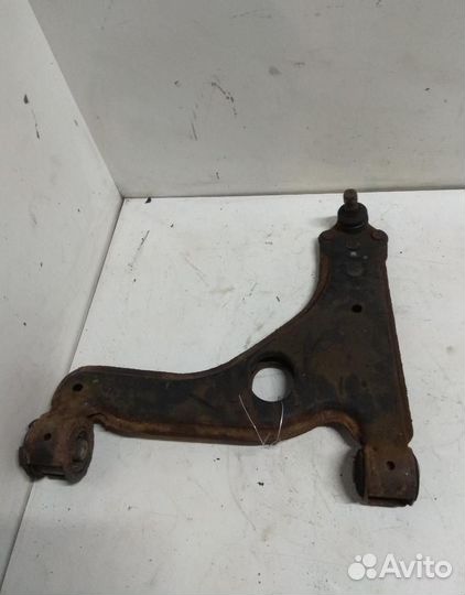 Рычаг передний левый Opel Zafira B