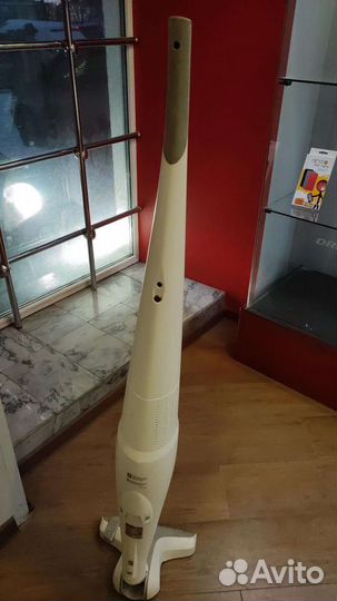 Пылесос Delonghi XLR32LMD