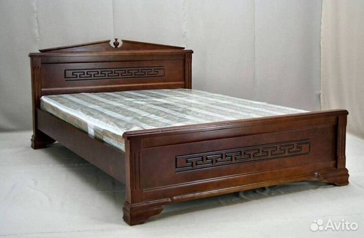 Кровати из массива дерева