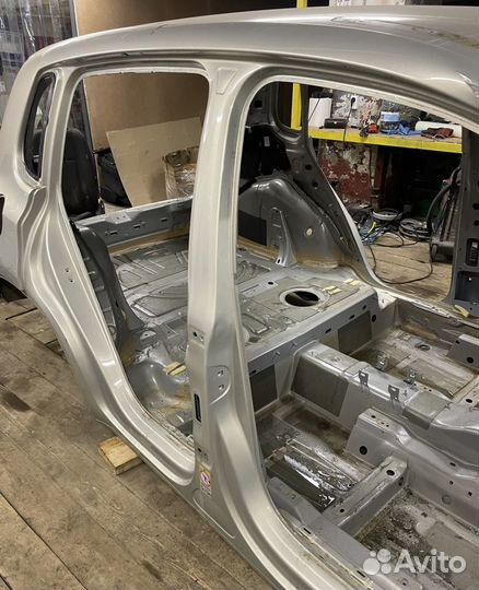 Стойки кузова левые и правые Фольцваген Тигуан 1