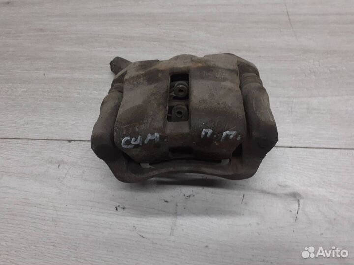 Суппорт передний правый Renault