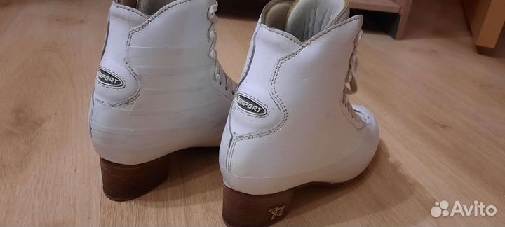 Фигурные ботинки Risport RF2