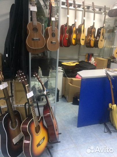 Укулеле со звукоснимателем