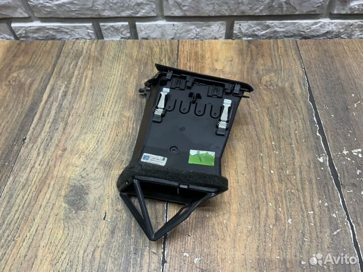 Opel zafira C Дефлектор воздушный LH RH